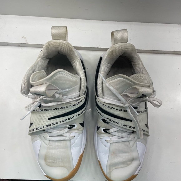 Hi these are Nike react hyper set well taken care of 🤗 - Picture 4 of 5